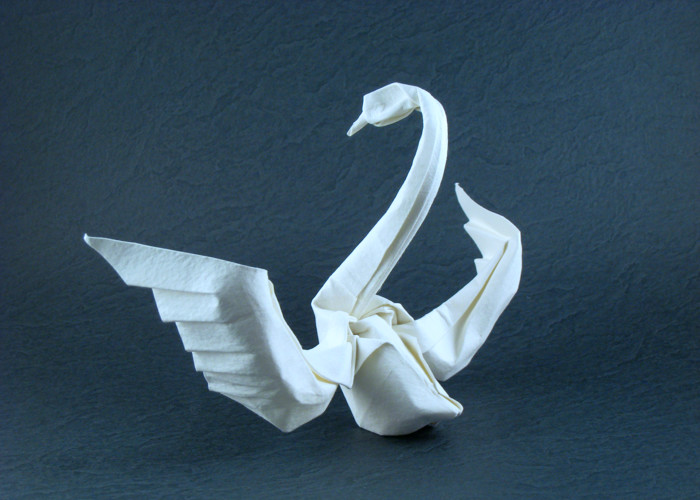 Origami Swan by Hoang Tien Quyet folded by Gilad Aharoni