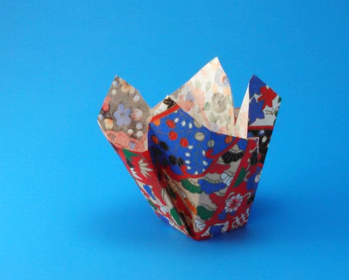 Origami Tulip bowl by Richard L. Alexander folded by Gilad Aharoni