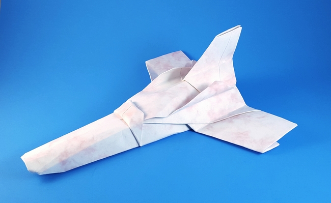 Origami Viper Mark II (Battlestar Galactica) by Veronique Leveque folded by Gilad Aharoni