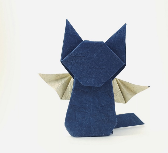 Origami Winged cat by Sakurai Ryosuke folded by Gilad Aharoni