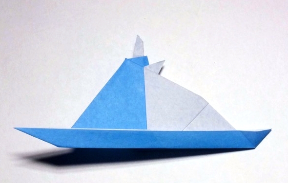 Origami Ocean liner by Laurie Bisman on giladorigami.com