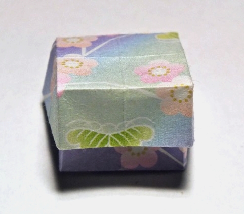 Origami Box in one by Robert Harbin on giladorigami.com