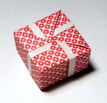 Origami Gift-wrapped box by Lewis Simon on giladorigami.com