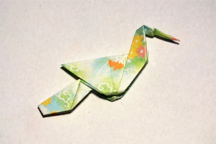 Origami Tropical bird 2 by Ligia Montoya on giladorigami.com