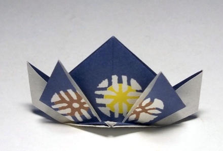 Origami Super hat by Ligia Montoya on giladorigami.com