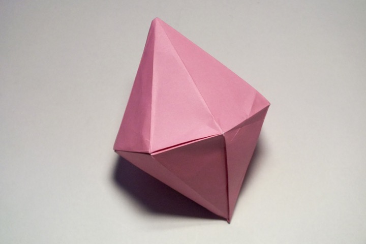 Origami Heptagonal dipyramid 30 degrees by John Montroll on giladorigami.com