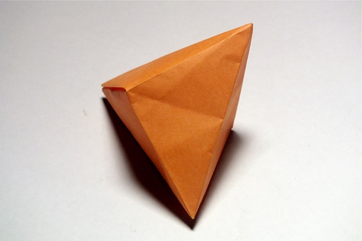Origami Triangular dipyramid by John Montroll on giladorigami.com