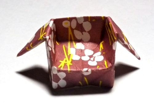 Origami Armchair by Peter Wooding on giladorigami.com