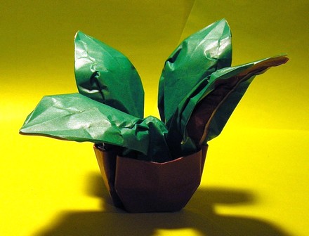 Origami Foliage plant in a flower pot by Damien Marcotte on giladorigami.com