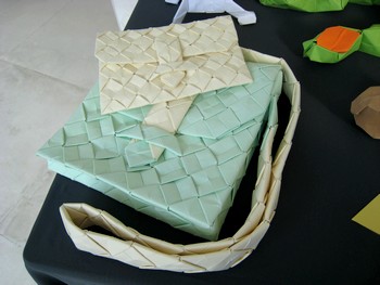Origami Pixel unit hand bag by Max Hulme on giladorigami.com