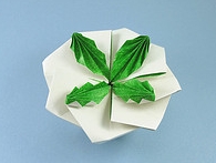 Origami 4-leaves tato box by Christiane Bettens (Melisande) on giladorigami.com