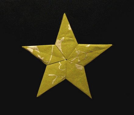 Origami Five-pointed star by John Montroll on giladorigami.com