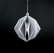 Origami Bauble by Traditional on giladorigami.com