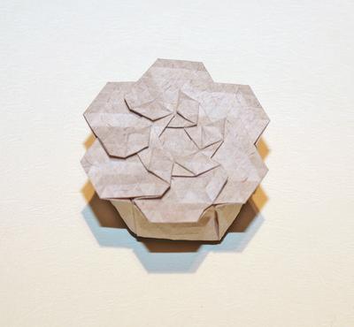Origami Rhombic twists flower I box by Miguel Ganan on giladorigami.com