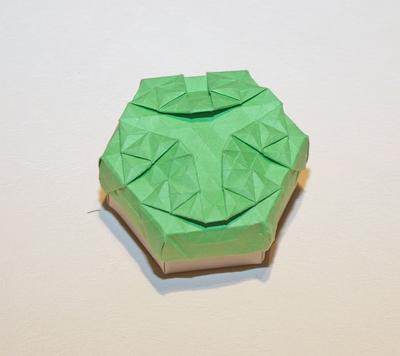 Origami Tiled pyramids box by Miguel Ganan on giladorigami.com
