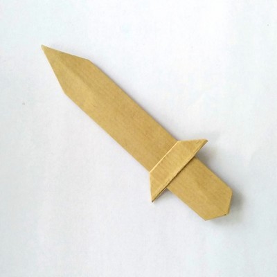 Origami Dagger by Grupo Zaragozano on giladorigami.com