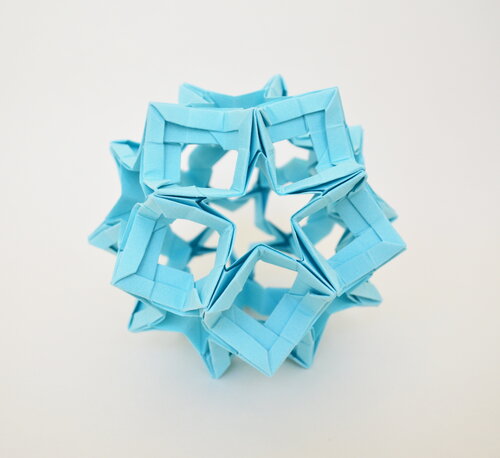 Origami Leening by Joseph Hwang on giladorigami.com