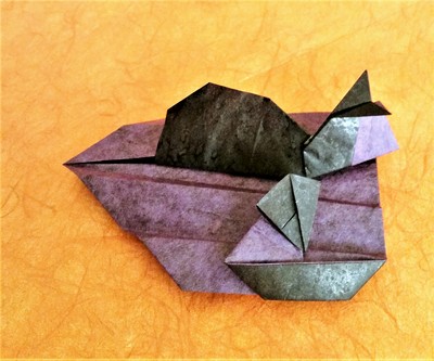 Origami Whale and boat by Raphael Maillot on giladorigami.com