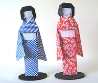 Origami Woman wearing kimono by Kunihiko Kasahara on giladorigami.com