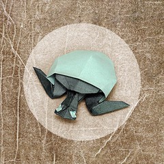 Origami Hatching sea turtle by Kim Jin Woo on giladorigami.com