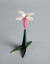 Origami Lily by Yehuda Peled on giladorigami.com