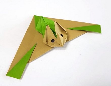 Origami Flapping bat by Seo Won Seon (Redpaper) on giladorigami.com