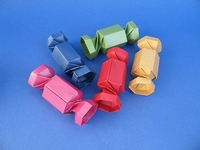 Origami Candy box by Makoto Yamaguchi on giladorigami.com