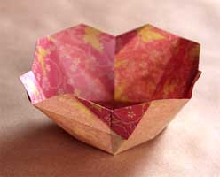 Origami Poppy dish by Nick Robinson on giladorigami.com