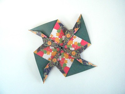 Origami Marcela star by Cristina Bonnet on giladorigami.com