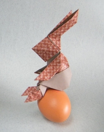 Origami Hare sitting by Barth Dunkan (Magic Fingaz) on giladorigami.com