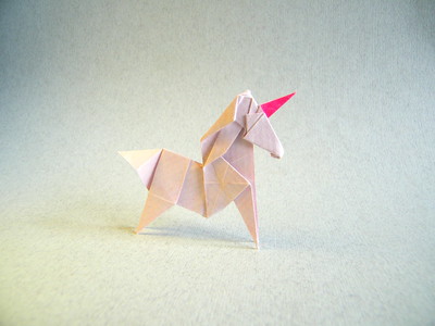 Origami Toy unicorn by Oriol Esteve on giladorigami.com