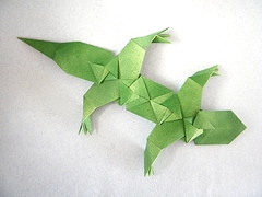 Origami Lizard - action by Tomoko Fuse on giladorigami.com