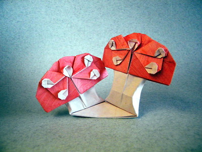 Origami Mushrooms by Roger Garcia on giladorigami.com