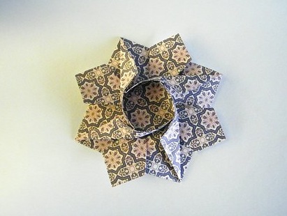 Origami Star candle-holder by Birgit Schilling on giladorigami.com