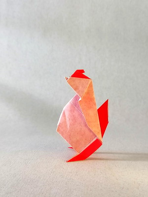 Origami Hen by Xabier Sevillano on giladorigami.com