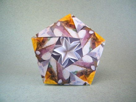 Origami Patua by Yara Yagi on giladorigami.com