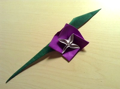 Origami Buttonhole by Max Hulme on giladorigami.com