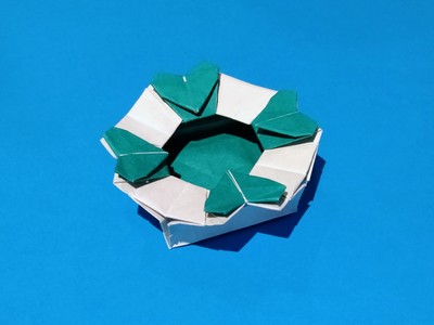 Origami 4-color box by Christophe Curat on giladorigami.com