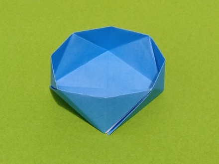 Origami Alpha dish by Michael Weinstein on giladorigami.com