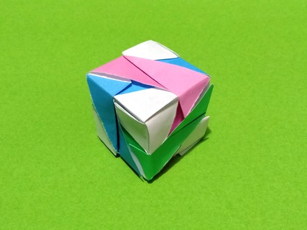 Origami Borromean box by Jun Maekawa on giladorigami.com