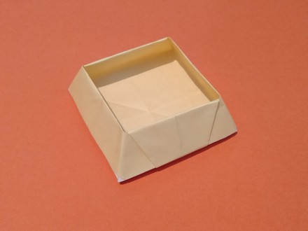 Origami Cake box by Isao Honda on giladorigami.com