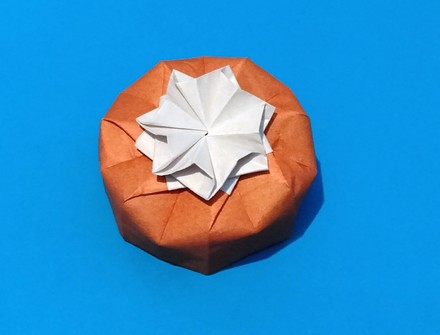 Origami Chocolate cake by Yoshihide Momotani on giladorigami.com