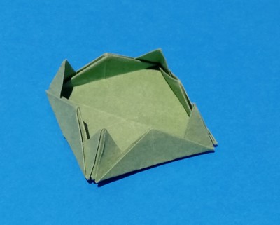 Origami Echo dish by Michael Weinstein on giladorigami.com