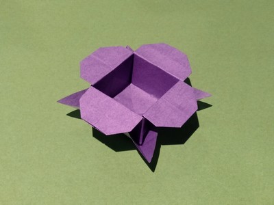 Origami Flower-shaped receptacle by Kawate Ayako on giladorigami.com