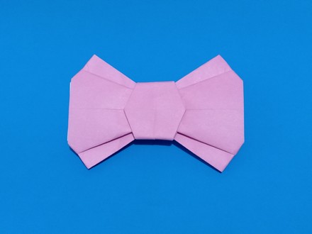 Origami Ribbon with a hexagonal knot by Kawate Ayako on giladorigami.com