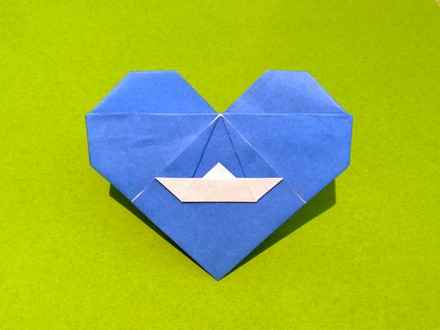 Origami Sailboat heart by Vertistar on giladorigami.com