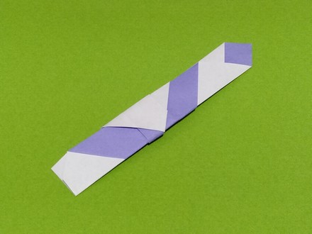 Origami Thin two-colored pocket by Gerardo Gacharna on giladorigami.com
