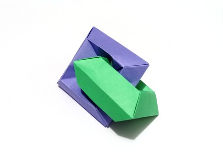 Origami Union of rings by Jun Maekawa on giladorigami.com