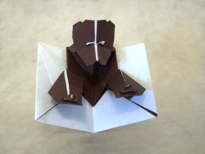 Origami Grizzly bear pop-up by Jeremy Shafer. Folded by Gilad Aharoni on giladorigami.com