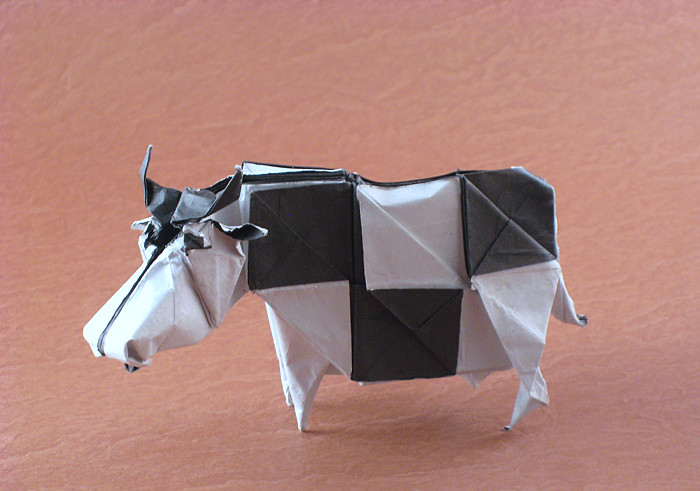 Origami Mad cow by Fernando Gilgado Gomez folded by Gilad Aharoni